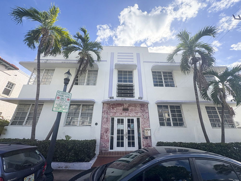 Art Deco Condo photo 2